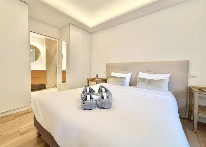 2x2 Bedrooms - 24p3 Cannes