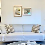 2x2 Bedrooms - 24p3