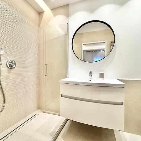 Apartment 2x2 Bedrooms - 24p3 *