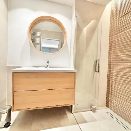 2x2 Bedrooms - 24p3